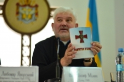 Як УГКЦ допомагає військовим і вимушеним переселенцям